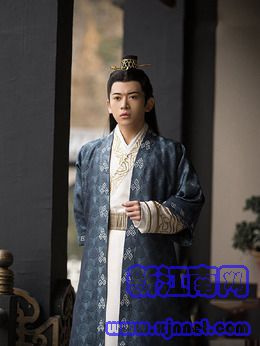 夜浩然(李星辰飾演)