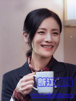 玲姐(胡可飾演)